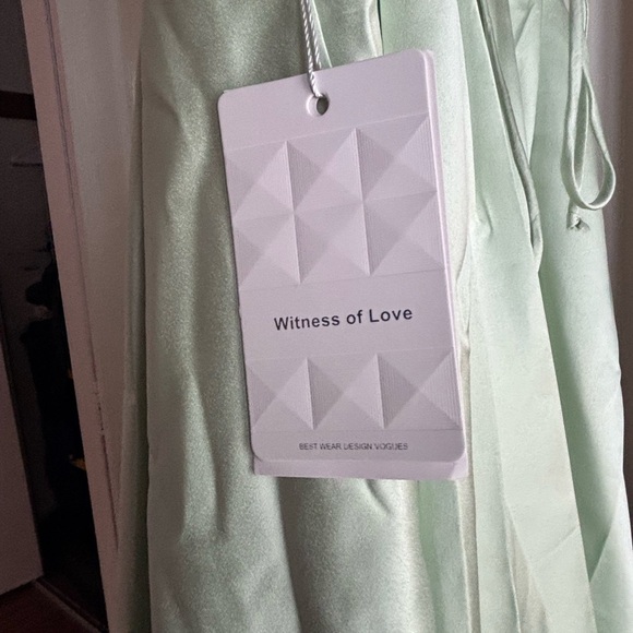 Witness of Love, Elegant Green Satin Dress, Size 10 - Prom, Wedding, Formal - Picture 4 of 4